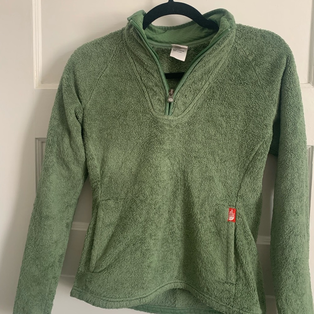 women’s north face pullover